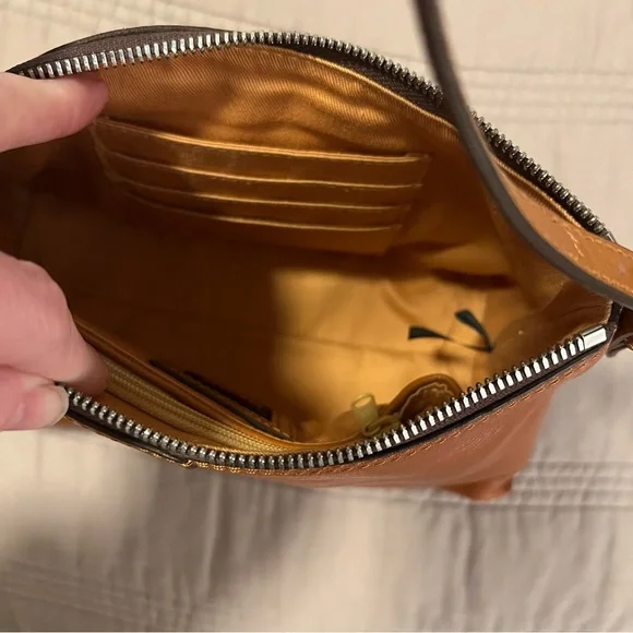 HOBO Rich Brown Leather Shoulder Bag - Picture 4 of 7